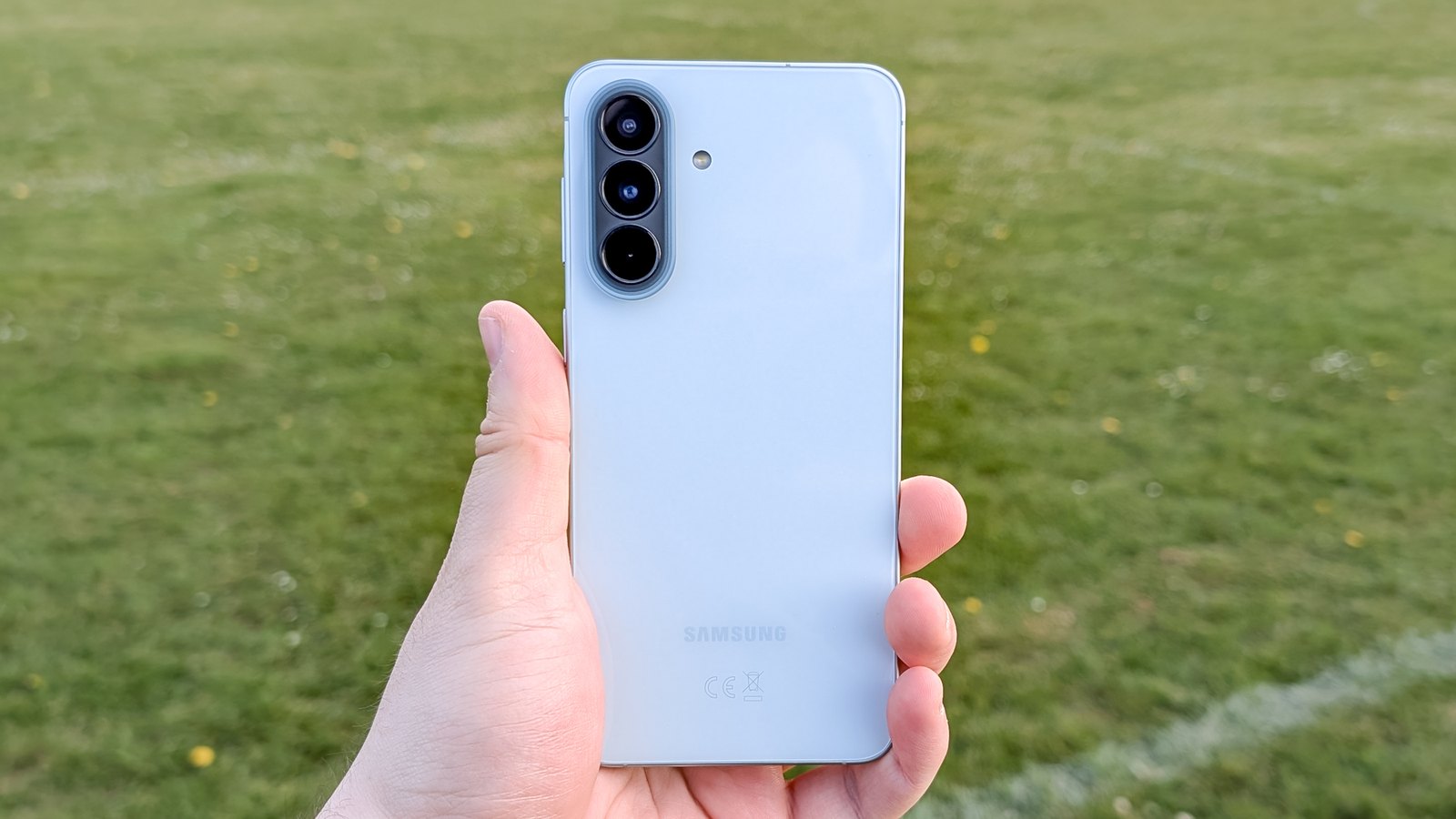 Samsung Galaxy A57 для сравнения с Galaxy S26 FE