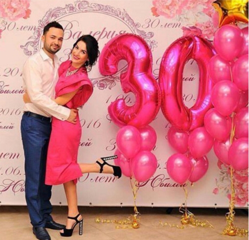 пресс_стена_на_юбилей_30_лет_Алматы.jpg