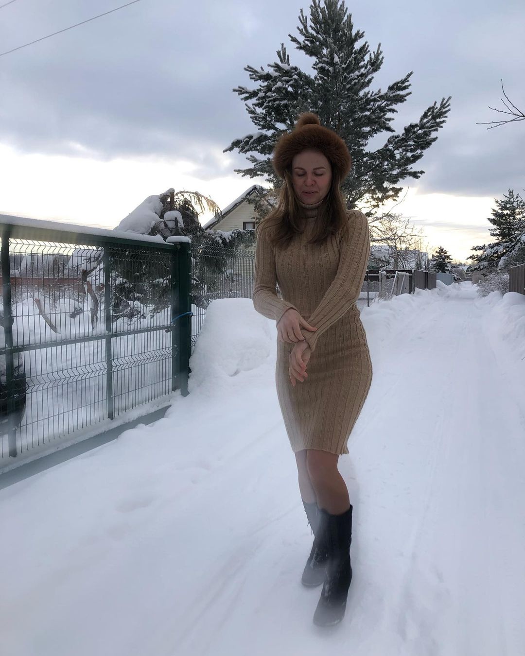 платье из пряжи сарлаг