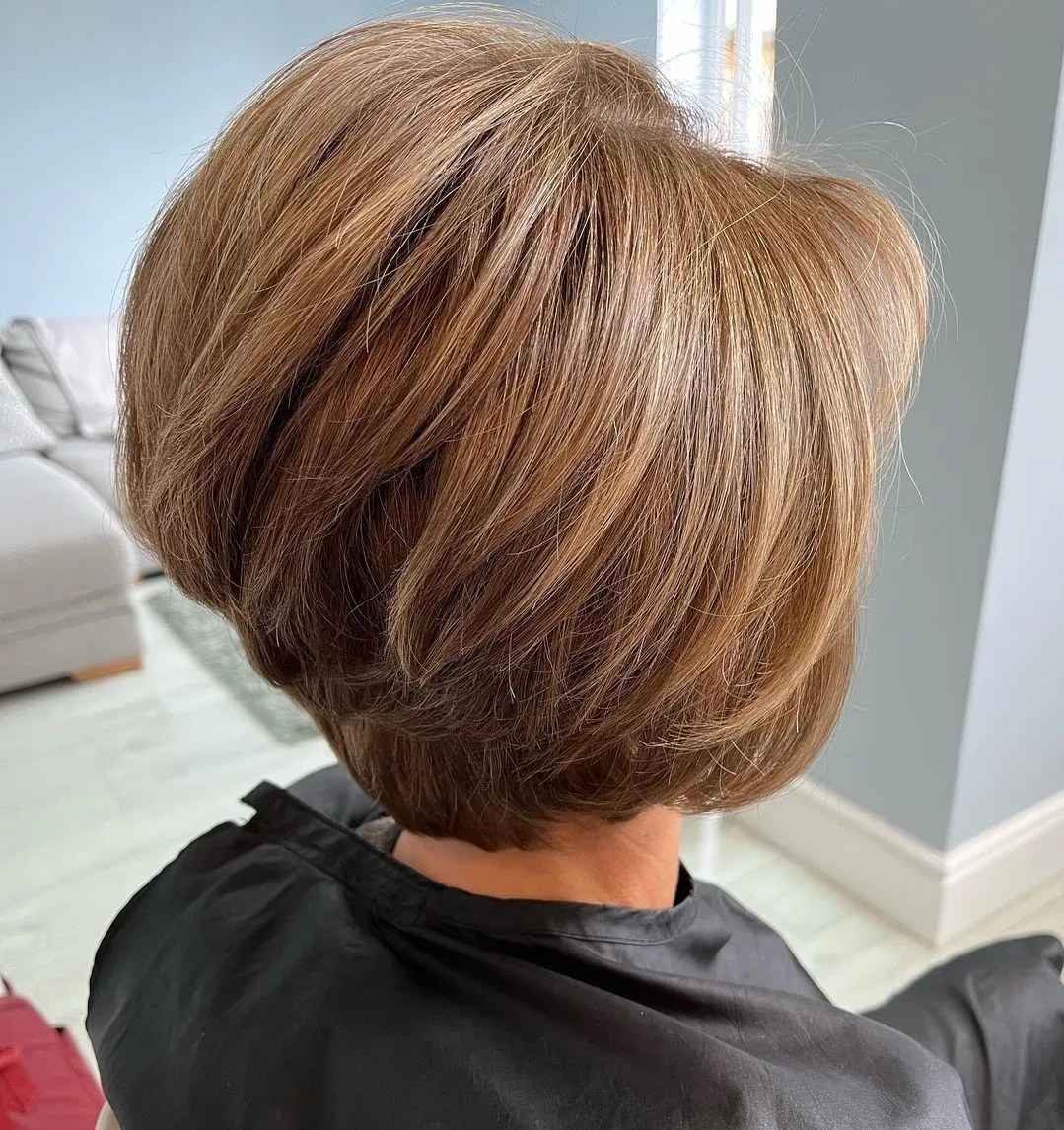 8-two-tier-short-caramel-bob 8-two-tier-short-caramel-bob.webp