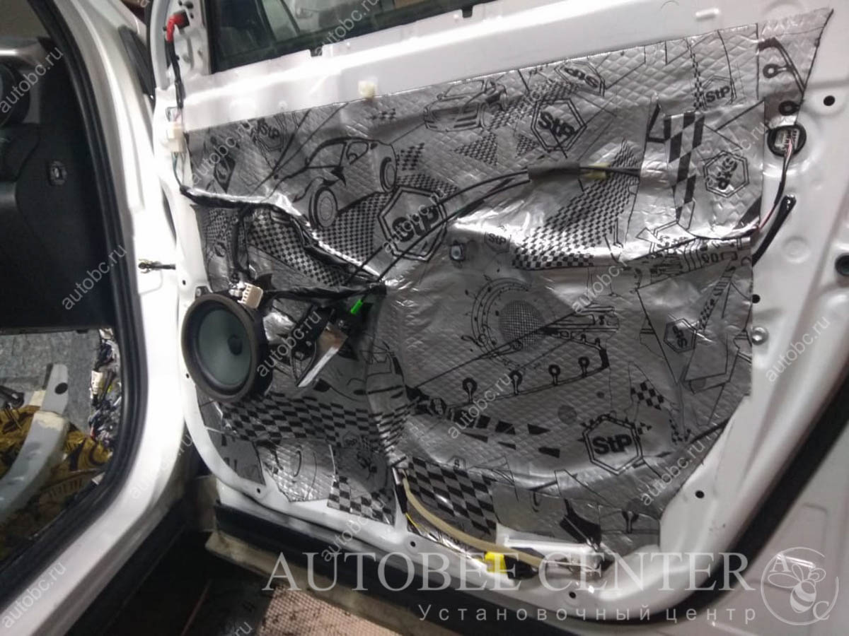 Toyota Rav 4 (шумоизоляция)