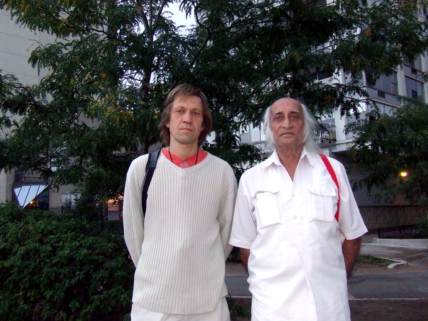Алекесей Шелоболин и Ратан Манек.png