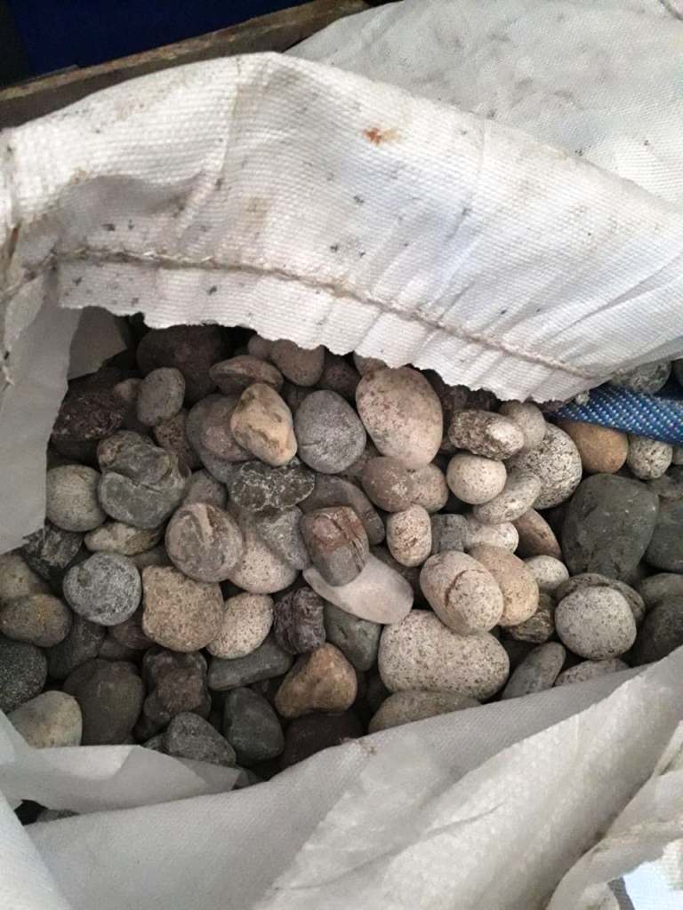 Серая речная галька 