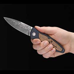 Складной нож Tirpitz-Damascus Boker 110190DAM, дамасская сталь, рукоять алюминий, ореховое дерево Складной нож Tirpitz-Damascus Boker 110190DAM, дамасская сталь, рукоять алюминий, ореховое дерево