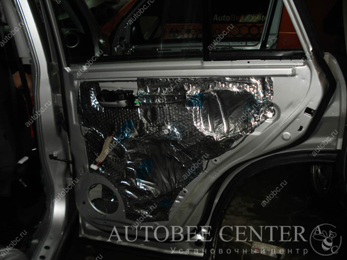 isolation-full_Suzuki_Grand_Vitara_012.jpg