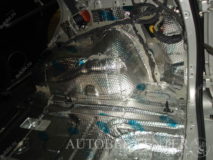 isolation-full_Suzuki_Grand_Vitara_015.jpg