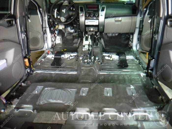 isolation-full_Pajero_Sport_011.jpg