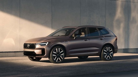 Обновлённый Volvo XC60: новая внешность и гибрид с запасом хода 200 км на электричестве
