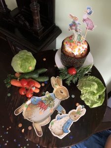 Домашняя вечеринка с Кроликом Питером