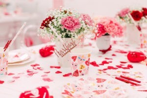 14 февраля с сердечками в оформлении
