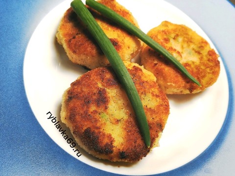 Котлеты с треской, картофелем и зеленью
