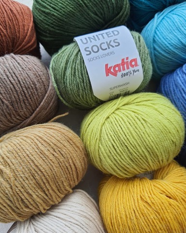 Новинка! Katia United Socks