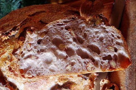 Пшеничный хлеб с грецкими орехами