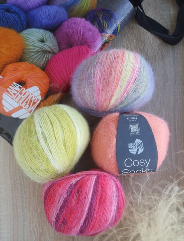 Фирменная сумка в подарок при покупке Cosy Socks