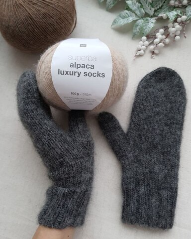 Варежки из тёплой пряжи с альпака