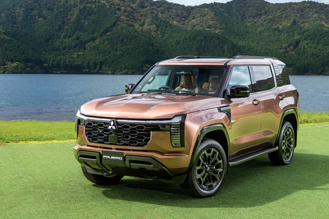 Новый Mitsubishi Pajero в Японии: дизель на 204 силы, рама и 5500 предзаказов до старта продаж