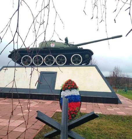 Возложение нашего венка к мемориалу обороны Москвы