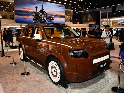 Freelander 8: имя вернулось в Китае, экран на 46 дюймов и лидар на 896 линий