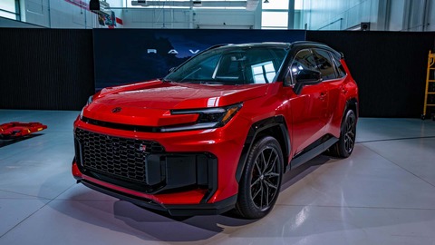 Toyota RAV4 нового поколения: только гибрид, версия GR Sport и заряжаемый PHEV на 324 силы