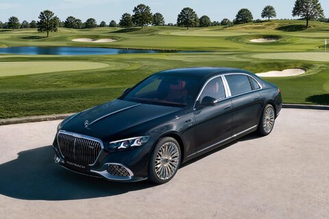 Обновлённый Mercedes-Maybach S-Class вышел в Китае: светящаяся звезда, V12 и кресла с массажем икр