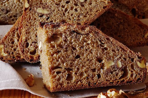 Спельтовый хлеб с грецкими орехами