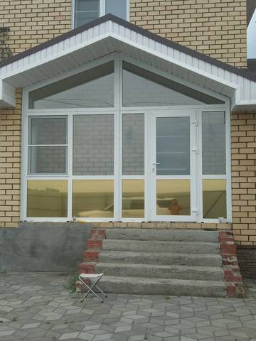 Пластиковые балконы и остекления