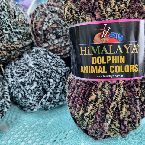 HIMALAYA DOLPHIN ANIMAL COLORS