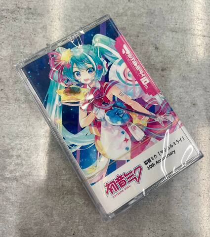 Кассета Hatsune Miku — 10th Anniversary (Green Tape)
