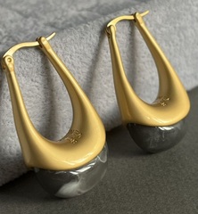 Серьги капли с цветной вставкой в стиле BOTTEGA