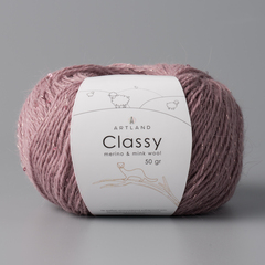 Classy, пряжа с люрексом и пайетками, шелк-5%, мериносовая шерсть-20%, нейлон-30%, норка-45%, 50 гр, 240 м, пыльная сирень