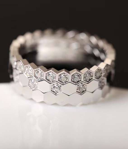 Кольцо CHAUMET white VGOLD
