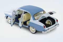 GAZ-M21 Volga 1:8 DeAgostini fully assembled