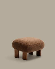 Пуф Cabana Taupe Boucle с ножками в отделке орех 65x55,4