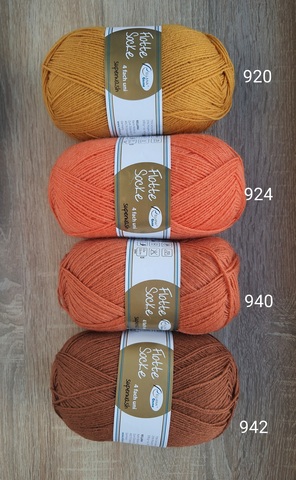 Rellana однотонная 100 гр (924)