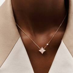 kole-lv-blossom-kvadrat-s-perlamutrom-white-rose-vgold
