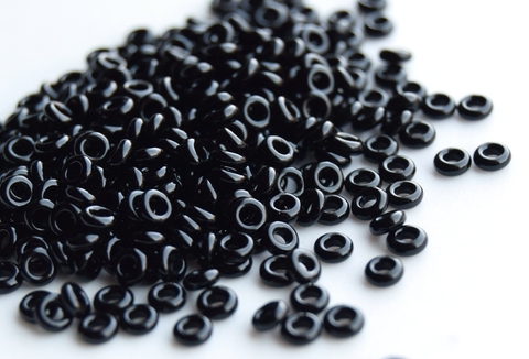 Toho Demi Round 8/0 цвет 0049 Black