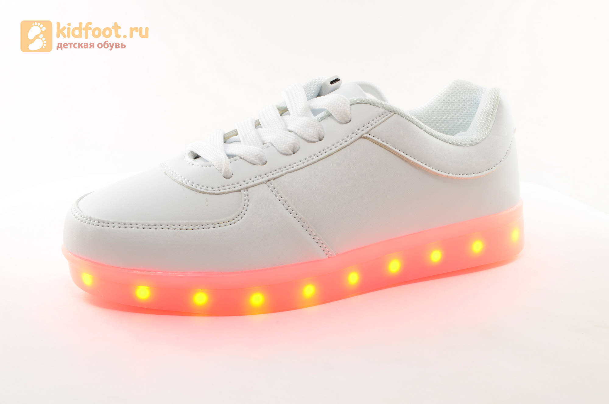 Светящиеся кроссовки с USB зарядкой Fashion (Фэшн) на шнурках, цвет белый, светится вся подошва