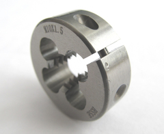 Плашка HSSE M16*2 6g JIS ADK288-160