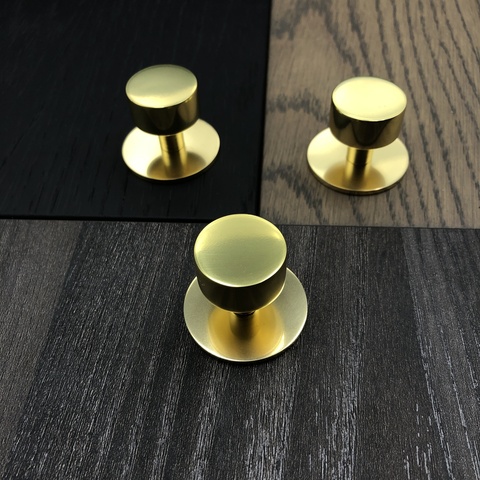 Кнопка Moss ( Polished Brass)