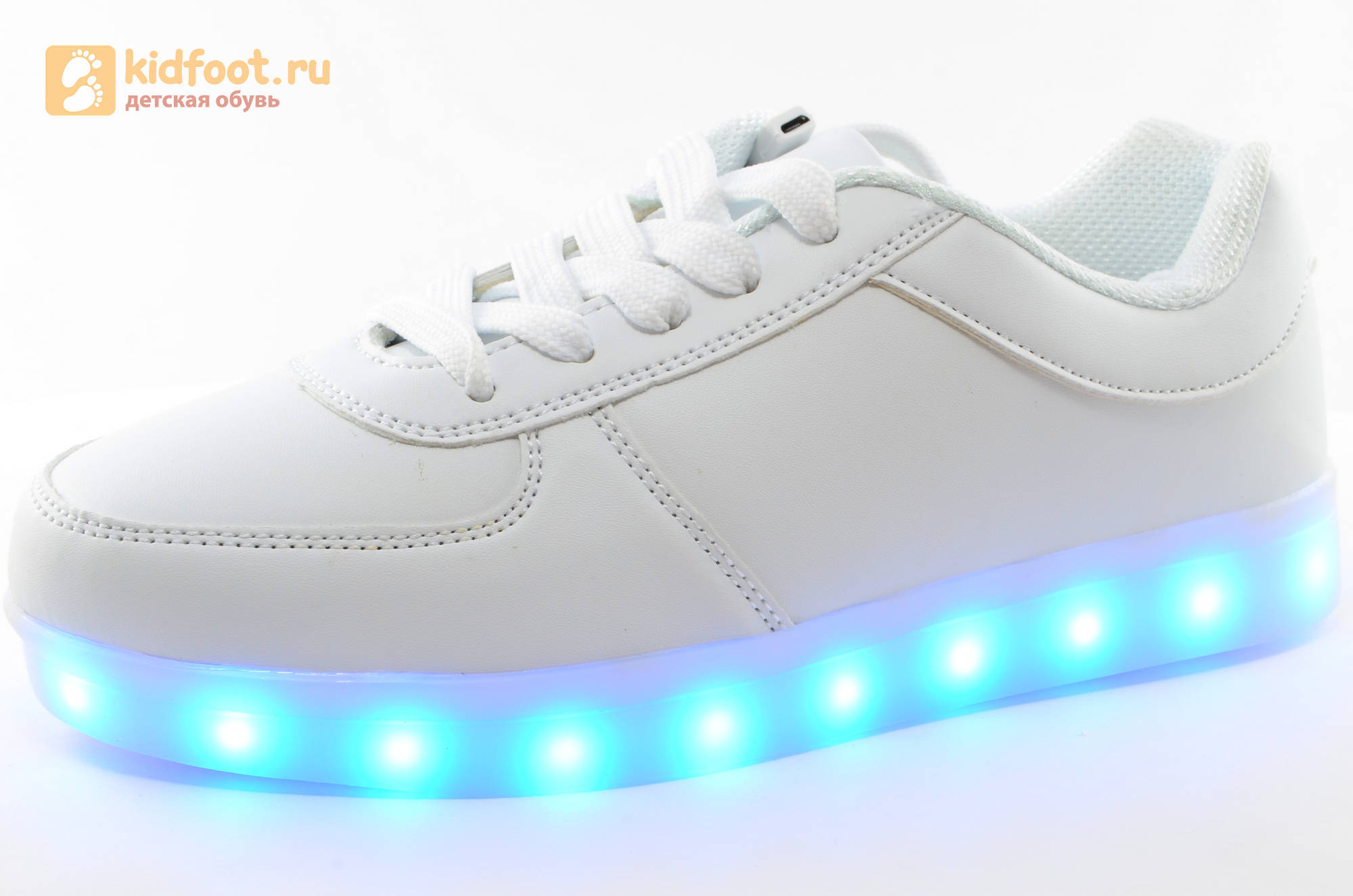 Светящиеся кроссовки с USB зарядкой Fashion (Фэшн) на шнурках, цвет белый, светится вся подошва