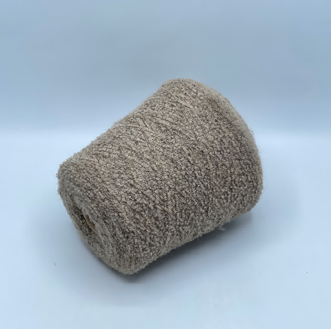 Polipeli, Arequipa, 400м. 28% Альпака, 28% Кидмохер, 24% Меринос, 20% Па, Бежевый на черной основе, 38964