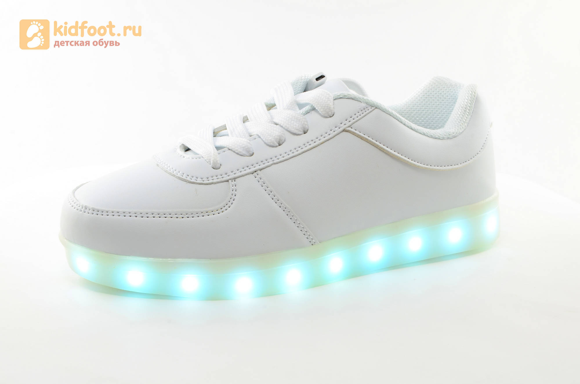 Светящиеся кроссовки с USB зарядкой Fashion (Фэшн) на шнурках, цвет белый, светится вся подошва