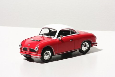 AWZ P70 Coupe red-white 1:43 DeAgostini Kultowe Auta PRL-u #66