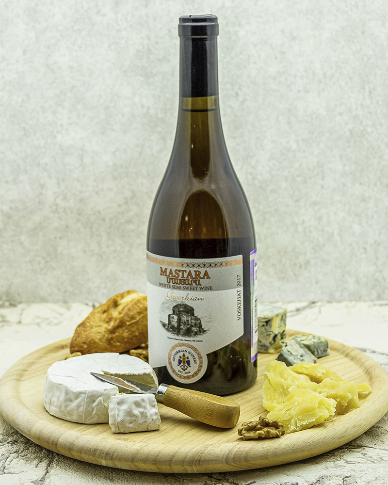 Вино Gevorkian Winery Мастара Белое Полусладкое 2017 г.у. 12,0% 0,75 л