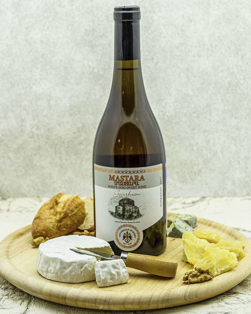 Вино Gevorkian Winery Мастара Белое Полусладкое 2017 г.у. 12,0% 0,75 л