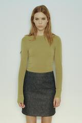 ZARA ФУТБОЛКА С КАРМАНОМ, ЦВЕТ ОЛИВКОВОГО МАСЛА