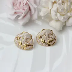 Серьги пусеты Ракушки с эмалью, кремовый, 22*25 мм, сталь, позолота, СГ037