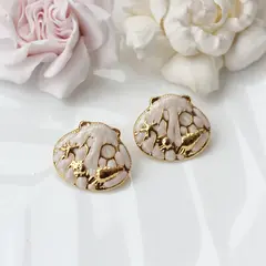 Серьги пусеты Ракушки с эмалью, кремовый, 22*25 мм, сталь, позолота, СГ037
