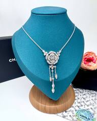 Колье CHANEL со съемной подвеской коллекция Bouton de CAMELIA white/rose VGOLD