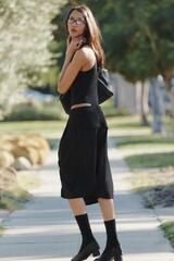 ZARA УДЛИНЕННЫЕ ШОРТЫ СО СКЛАДКАМИ, ЧЕРНЫЙ